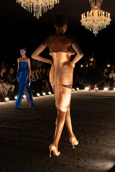 Look 29